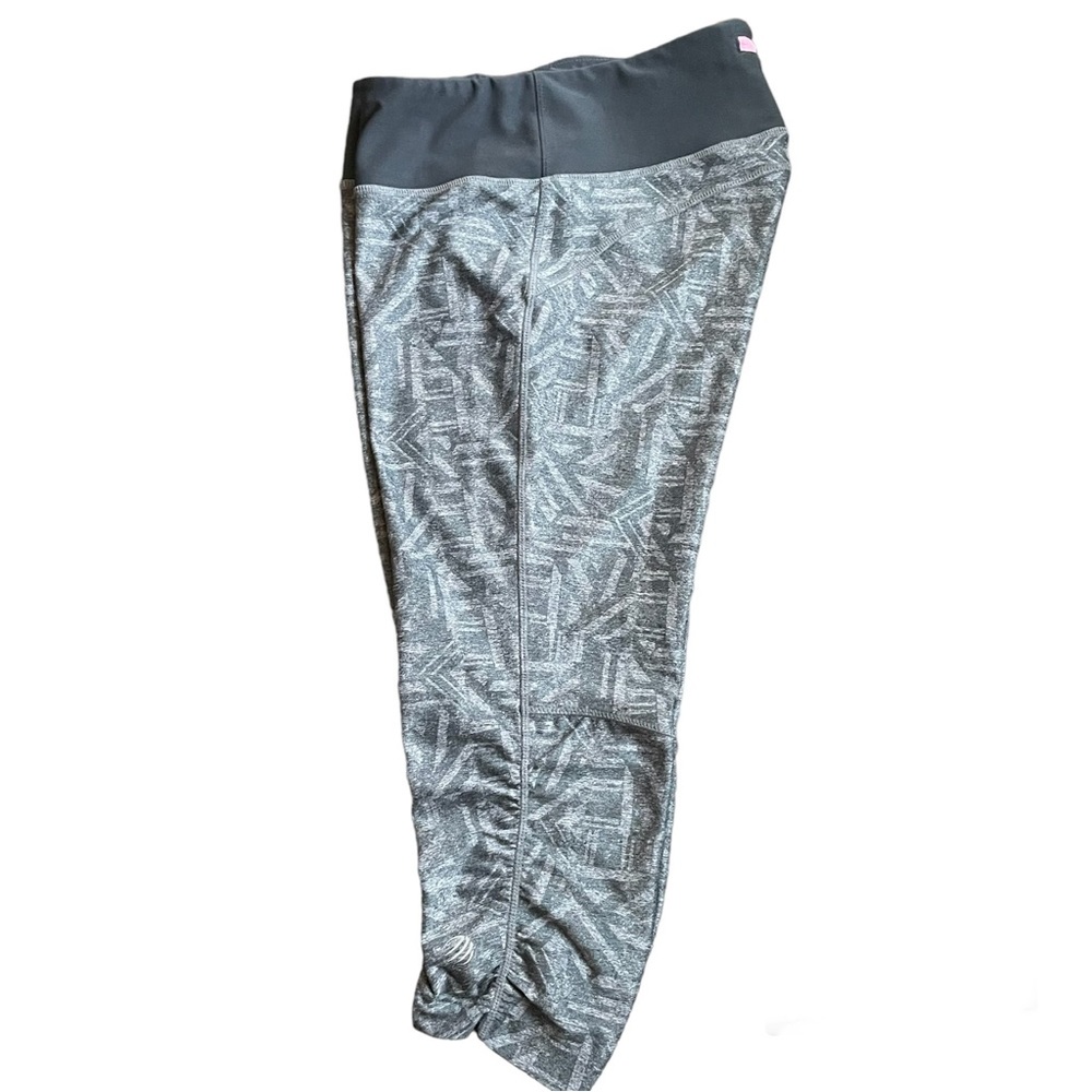 MPG Gray Print Capri Activewear- L